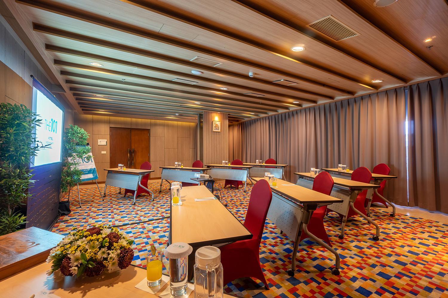 The 1O1 Yogyakarta Tugu Hotel Екстериор снимка